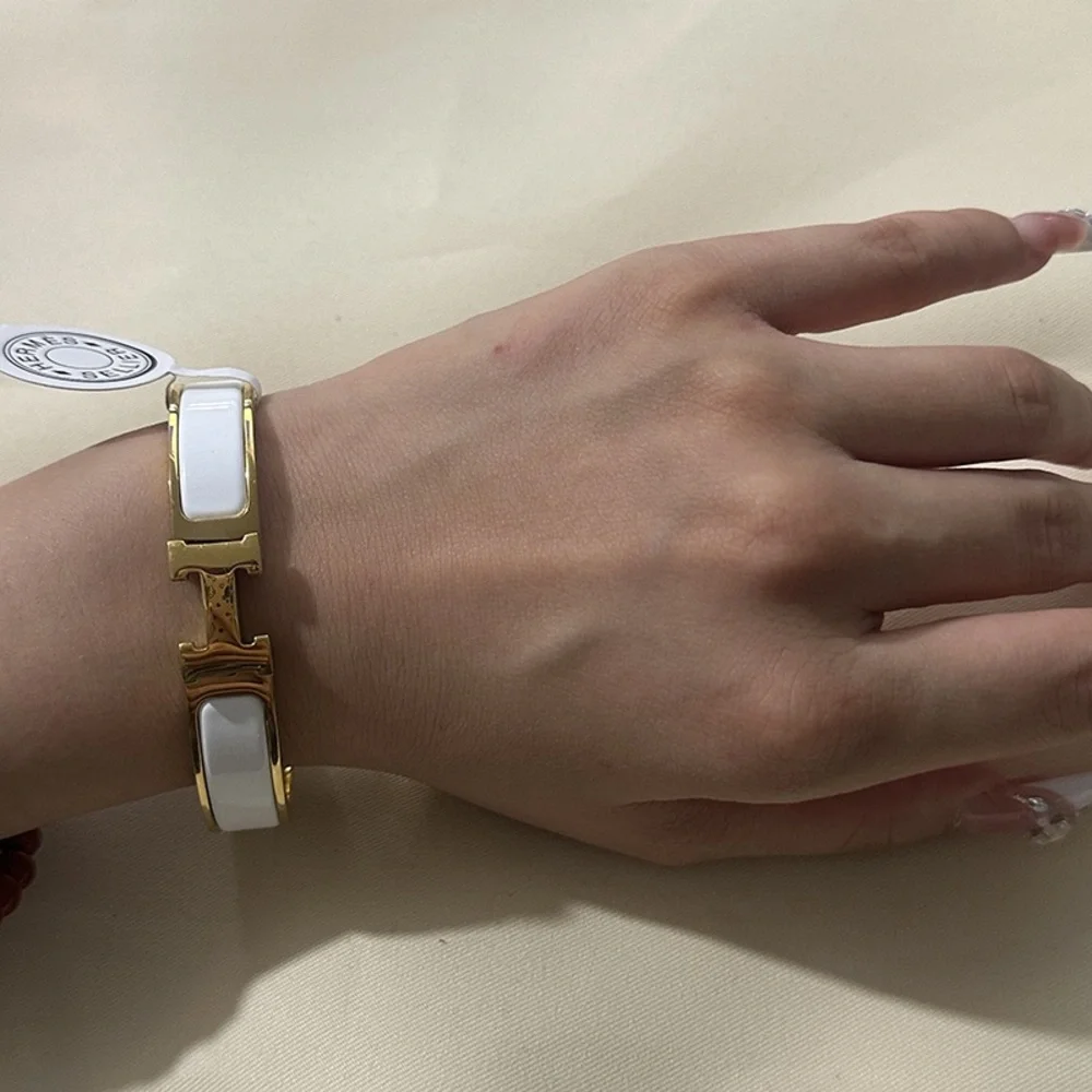Hermès Buckle Enamel White Bracelet - Picture 6 of 6